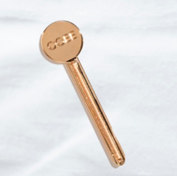 OGEE Gold Color Metal Turn Key. Use every last drop of your luxury products!! - Picture 1 of 2
